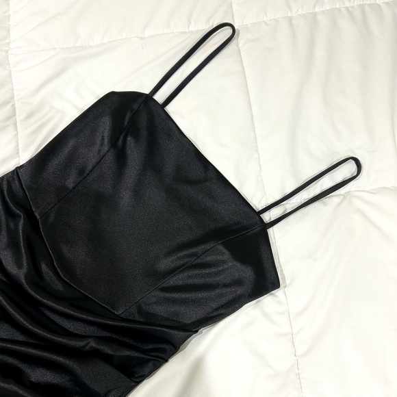 Windsor black satin mini dress SOLD OUT ONLINE - Picture 3 of 4